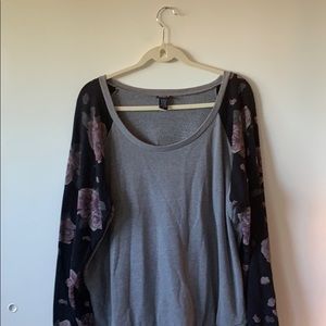 Jersey Cut Sweater with pink flowers